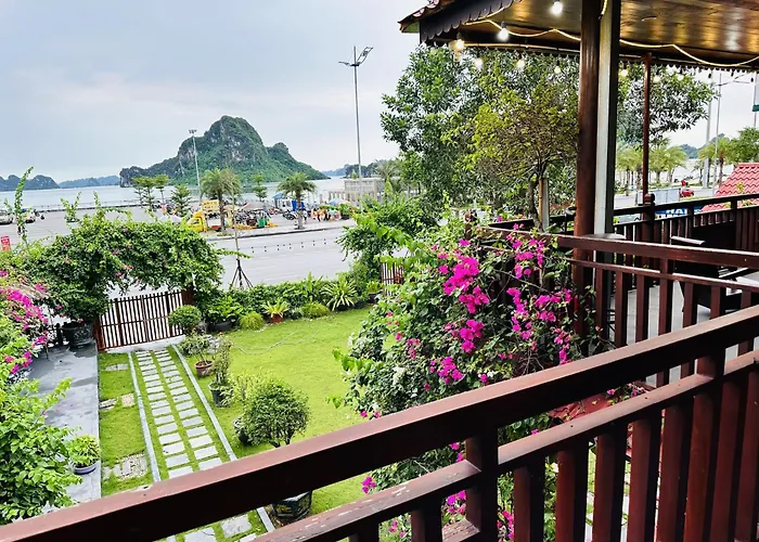 Kim An Homestay, Pizza - Cafe Gasthof Hạ Long